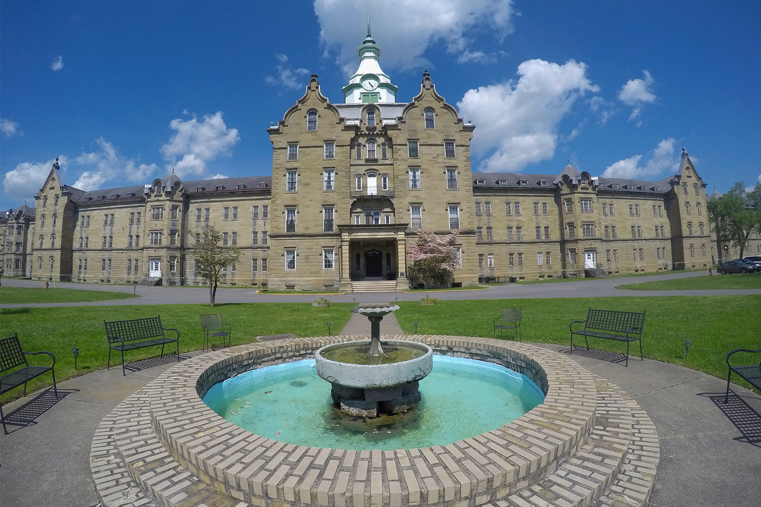 the-haunted-history-of-the-trans-allegheny-lunatic-asylum