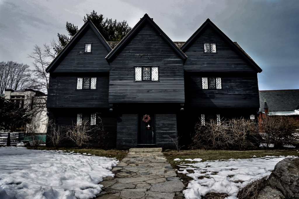 The Story Behind Salem's Haunted Witch House Amy's Crypt