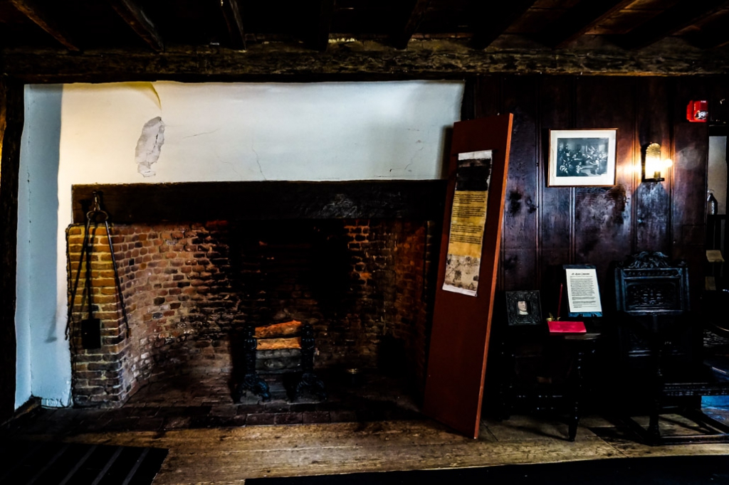 The Story Behind Salem's Haunted Witch House - Amy's Crypt