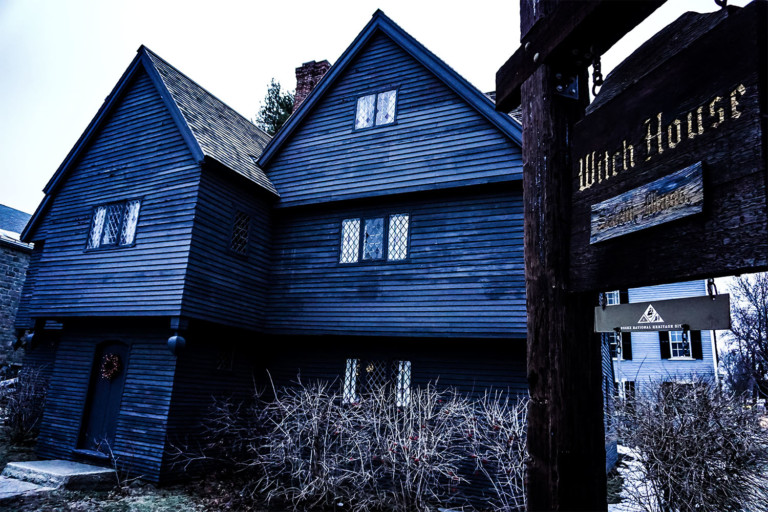 haunted houses near massachusetts