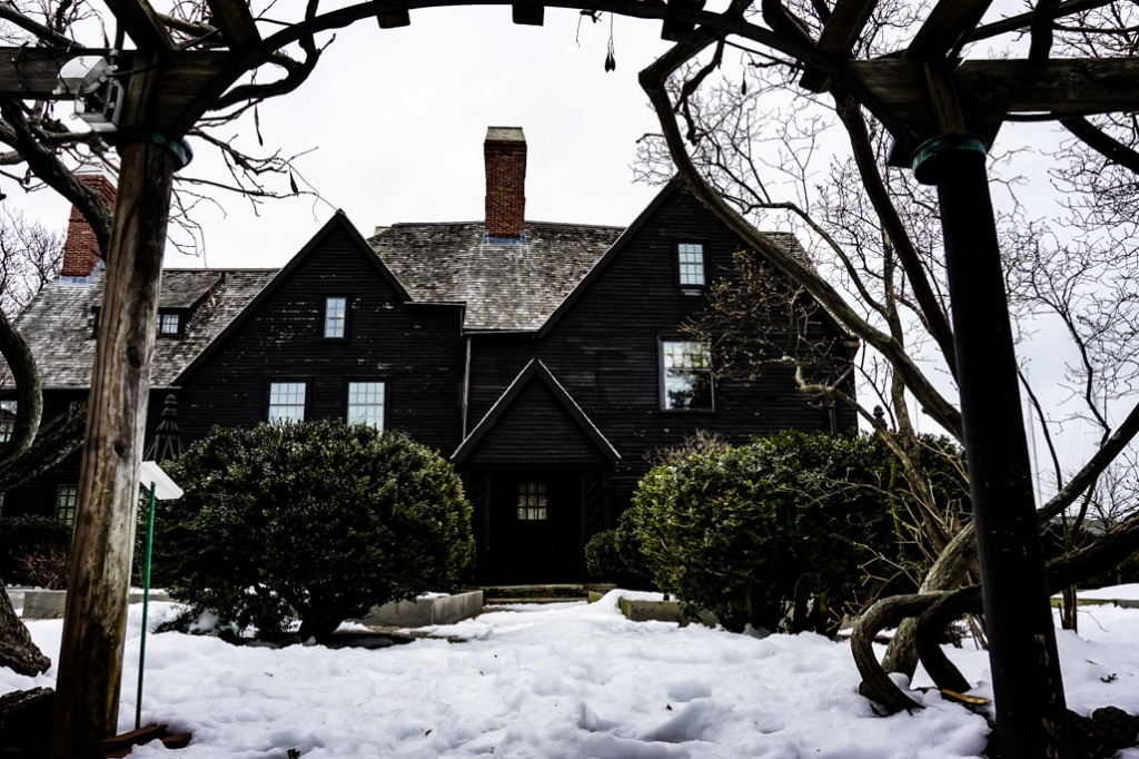 Haunted Places in Salem Massachusetts You Can Visit Amy's Crypt