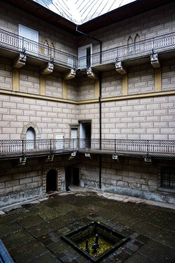 Courtyard of Houska Castle. 