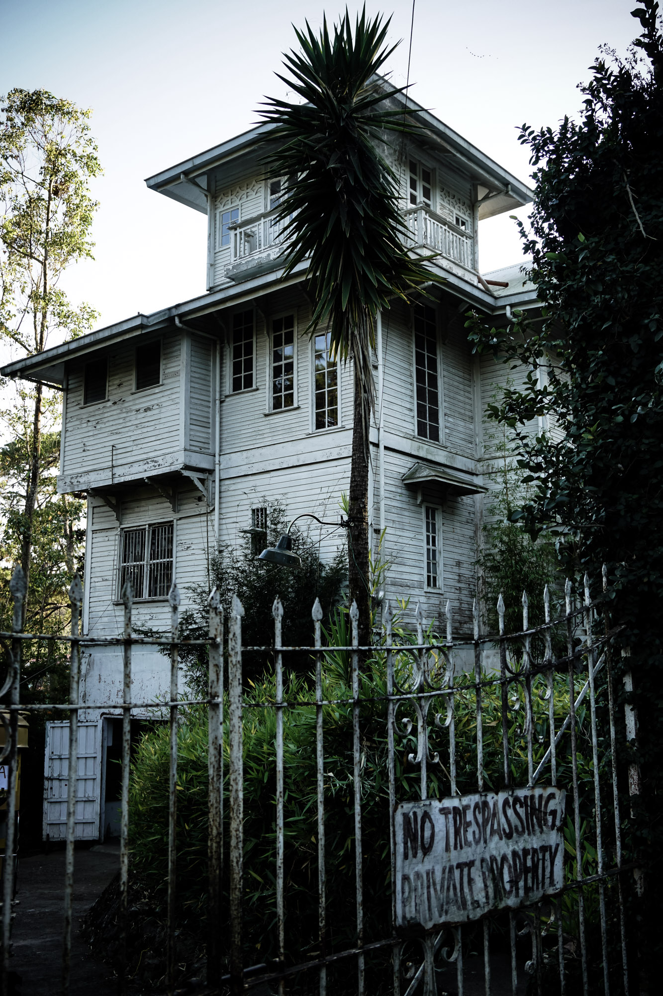 laperal white house haunted house