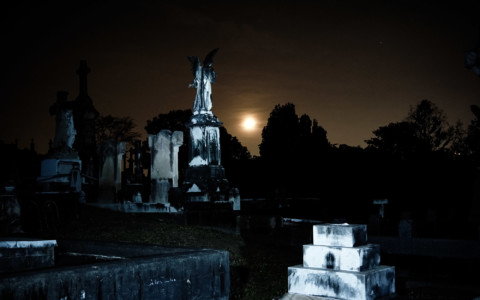Haunted Toowong Cemetery: Ghosts and Vampires