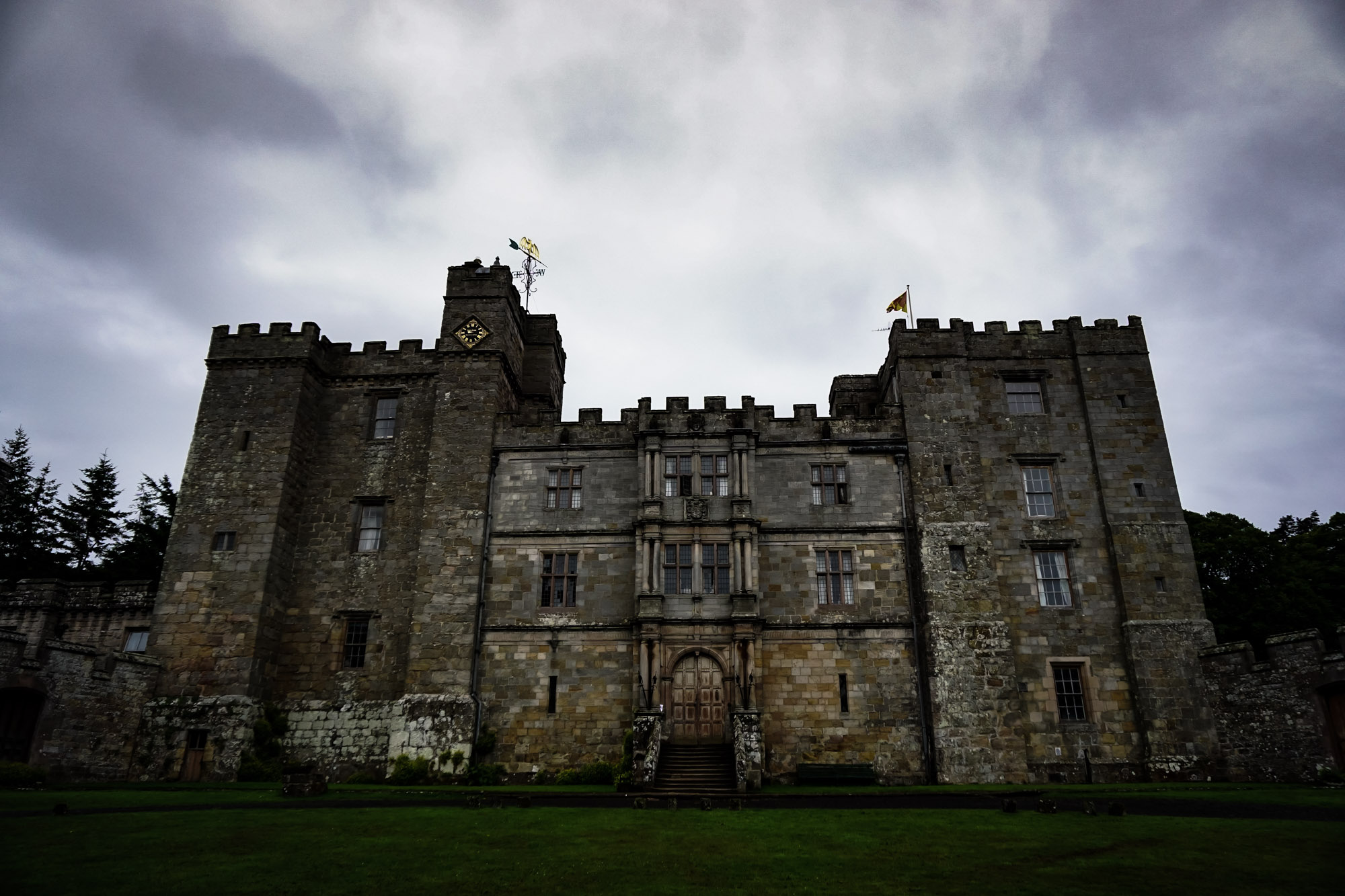 5 Most Haunted Castles in the World - Amy's Crypt.